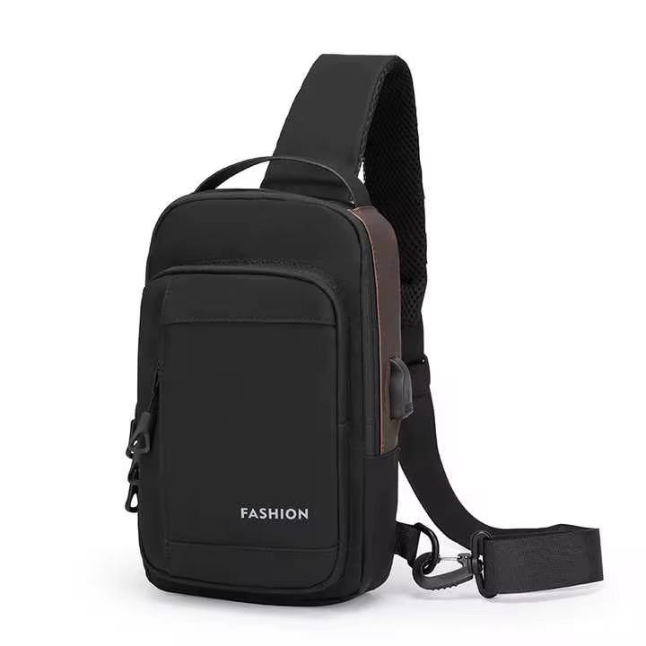 Sac à bandoulière compact et moderne avec port USB et résistant à l&