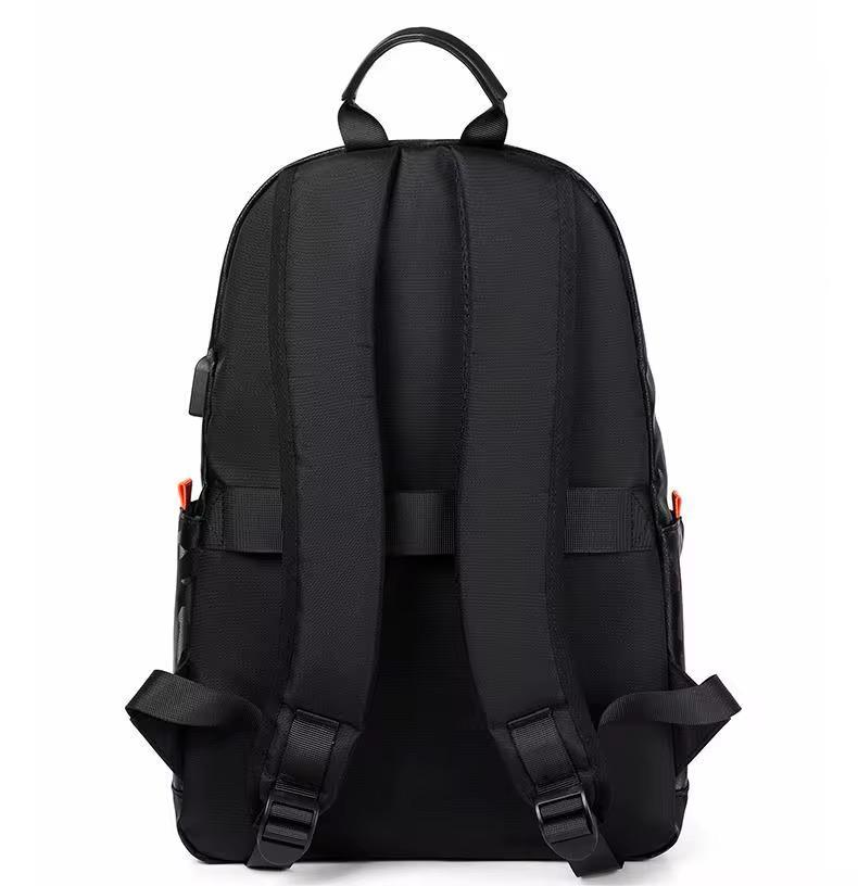 Sac à dos pratique avec port USB et design aux couleurs Bara