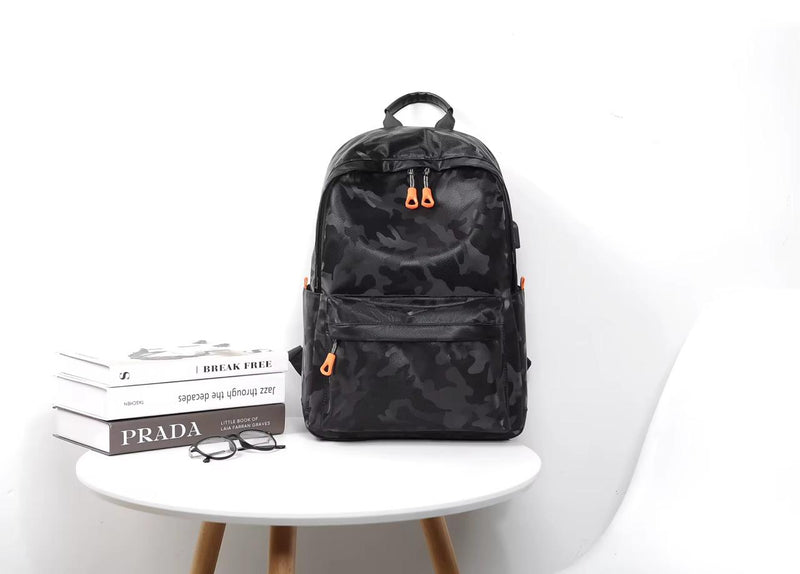 Sac à dos pratique avec port USB et design aux couleurs Bara