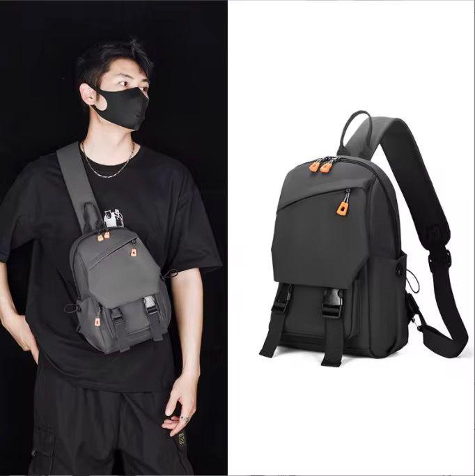 Petit sac bandoulière élégant au design moderne